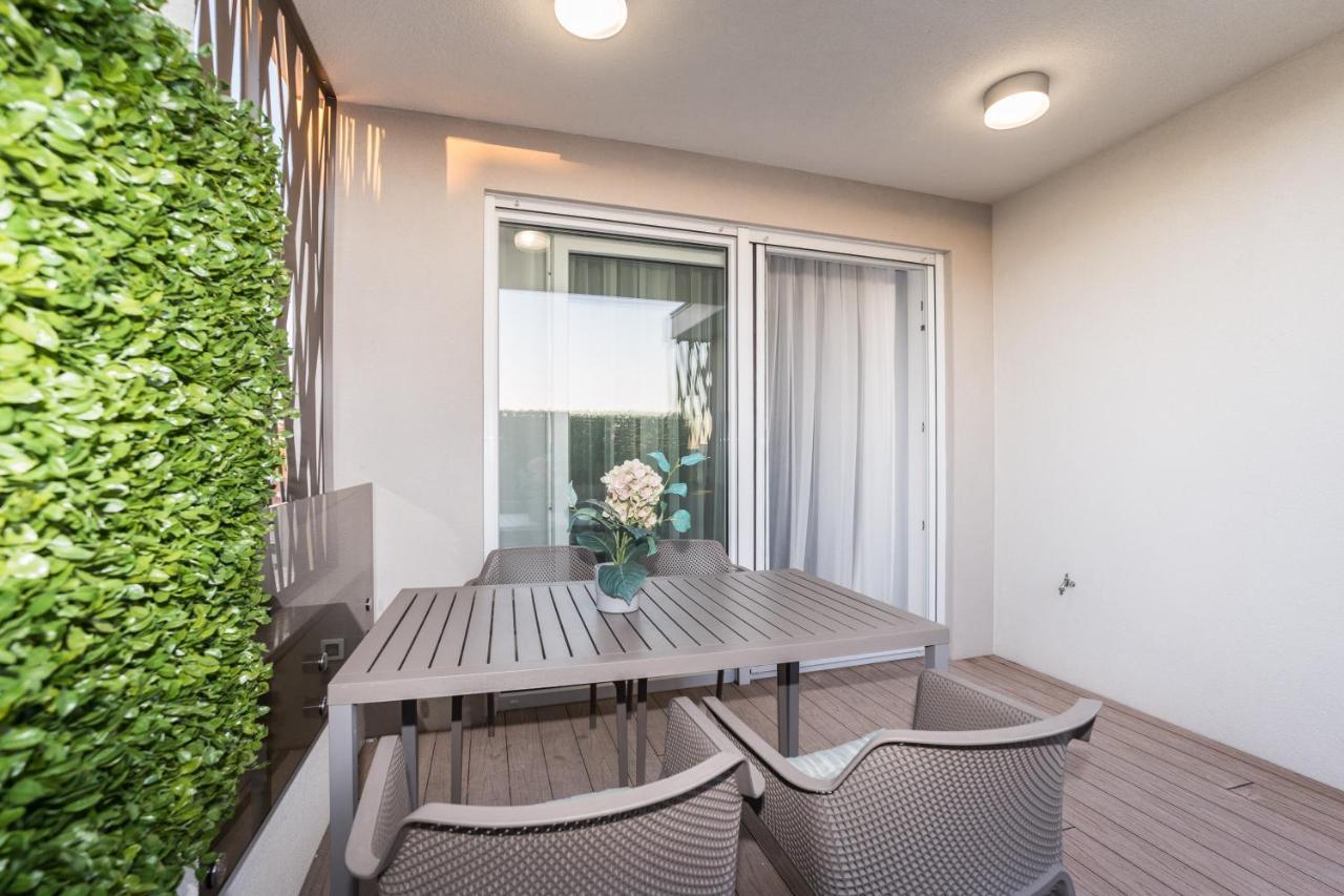 Green Sky Luxury Penthouse Apartment Zara Esterno foto